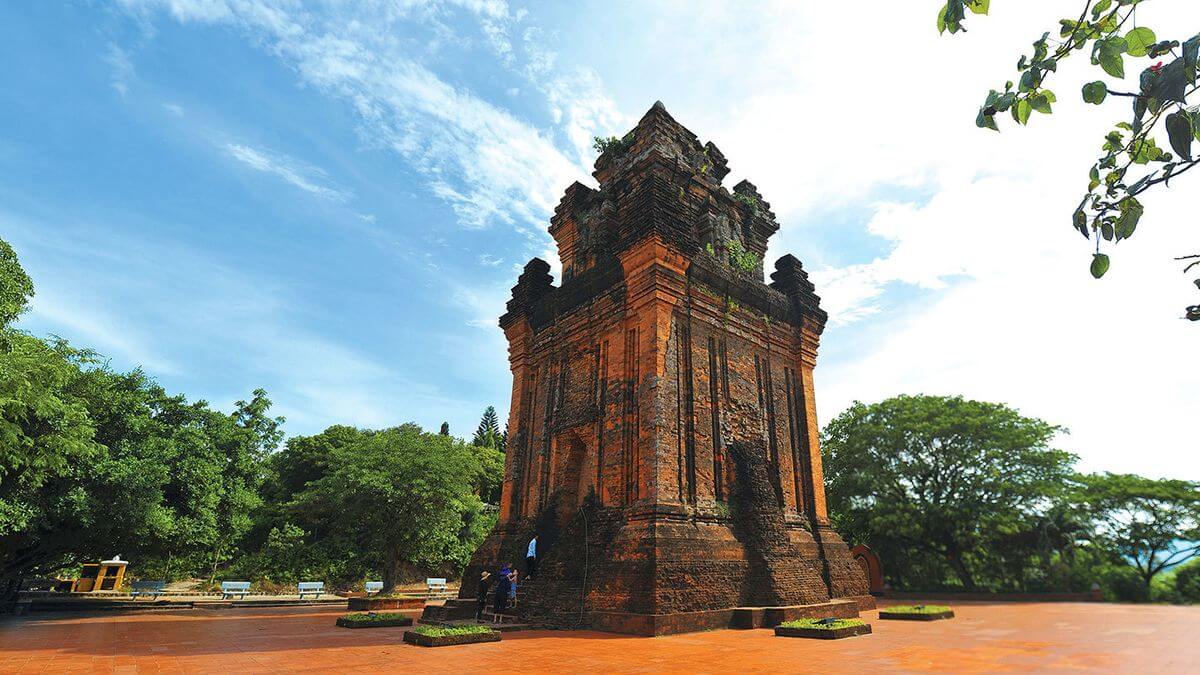 Tháp Nhạn - Điểm Đến Hấp Dẫn Của Du Lịch Phú Yên